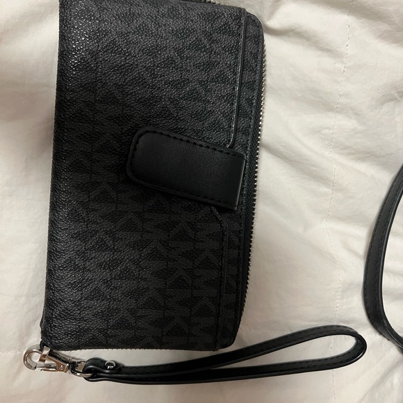 MK crossbody and matching wallet - Picture 8 of 11